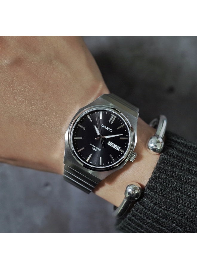 Casio MTP-E735D-1AVDF Men’s Analog Quartz Watch with Stainless Steel Bracelet, Black Dial - Image 4